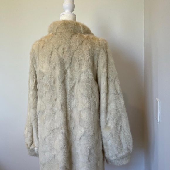 SOLD: Beautiful cool grey/beige textured mink jacket (L) - Picture 2 of 9